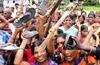 Brooms and slippers greet Congress delegation in Niddodi!